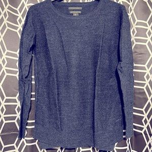 NWOT TAHARI 100% Wool woman’s sweater. Navy blue color, size medium.